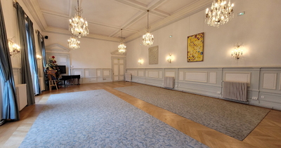 The town council room, formerly the salle des fêtes, the venue for the tournament and the signing of the FIDE foundation.