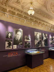 Impression of the exhibition in the Central Chess Club Moscow in honor of Yuri Averbakh