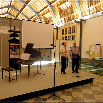 The team captains of Switzerland and the Netherlands express their sincere thanks to the host.