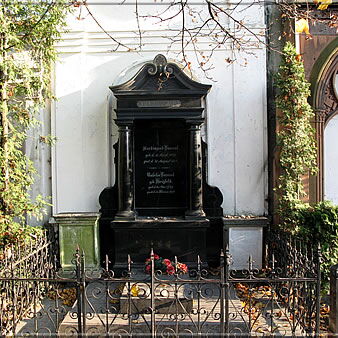 Grave of Ferdinand Lassalle (founder and leader of the first German workersâ€™ party) and his parents