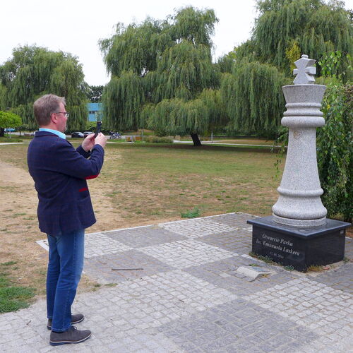 The king in the Laskerpark, ... and Bernd Schneider