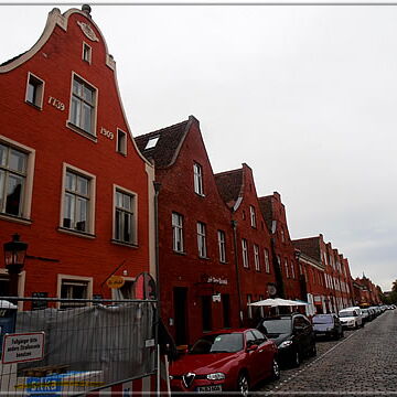 The unique "Dutch Quarter" in Potsdam was built in the period 1734-1742 ...