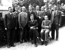 Swinemünde 1936: Left-right, standing: Michel, Lange, von Hennig, Hahn, Richter, Ernst, Koch, Wächter. Left-right, sitting: Zollner, Eliskases.