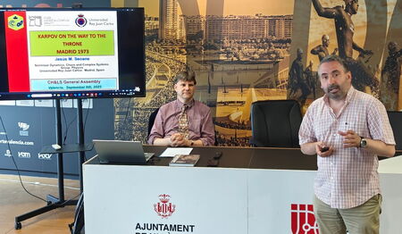 Prof. Dr. Jesus Seoane thrilled the audience with scenes from the 1973 Madrid Grandmaster Tournament, where Karpov's rise began.