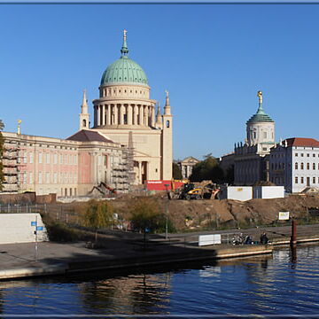 View of the Nikolai church and the tower of the Old Townhall (with a gilded Atlas at the top)