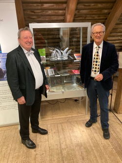 Georg Schweiger und Siegfried Tschinkel,  zwei „Säulen“ der Ausstellung.
