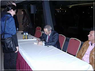 Kasparov's autograph session
