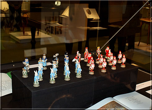 Chess set "Alice in Wonderland"